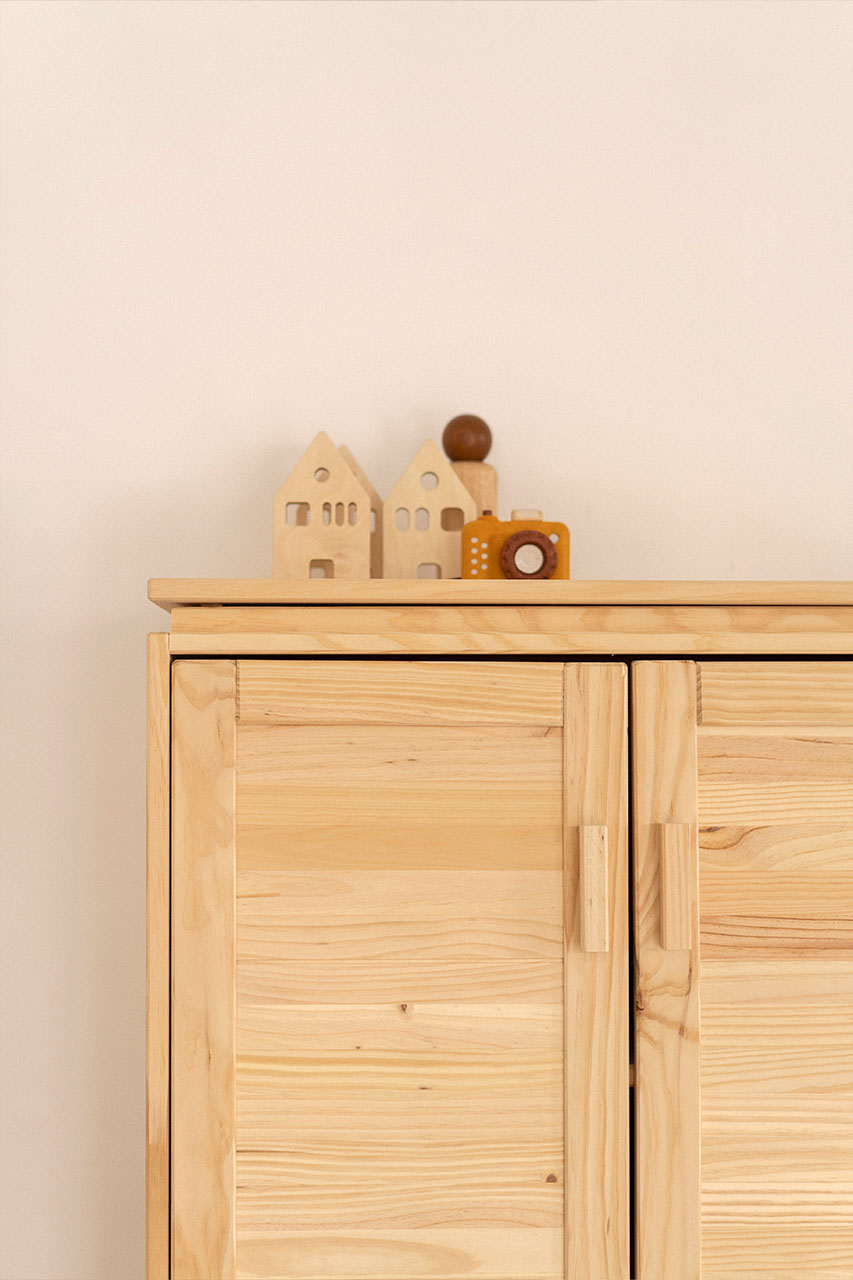 Imagen de ambiente 6 para:Armario bajo de madera natural con caj&oacute;n